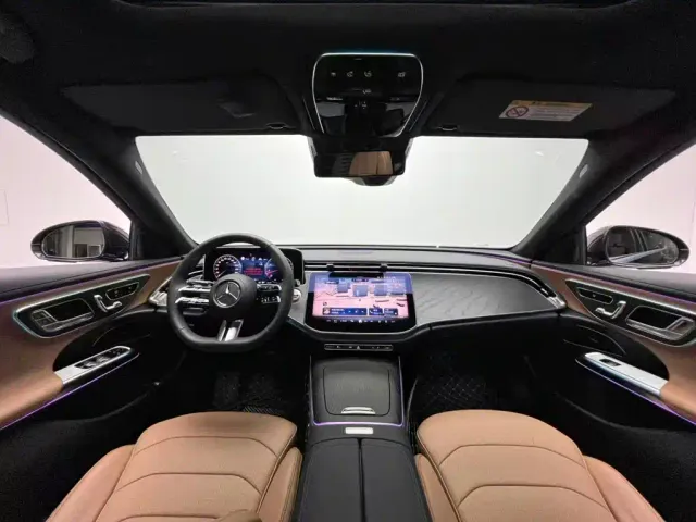 Mercedes-Benz E-Class — Фото автомобиля 12