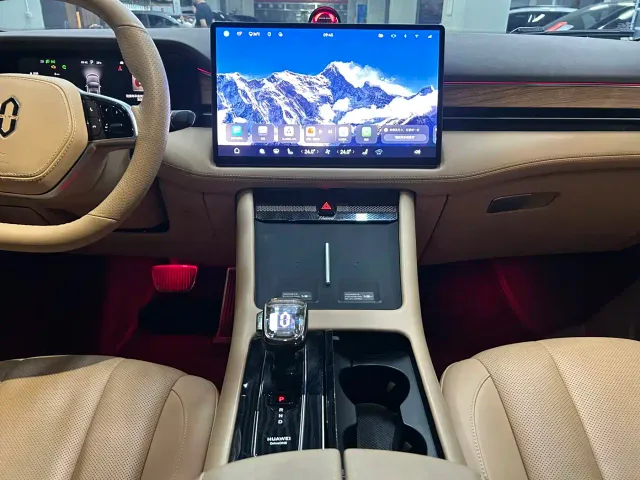 Aito M7 — Фото автомобиля 12