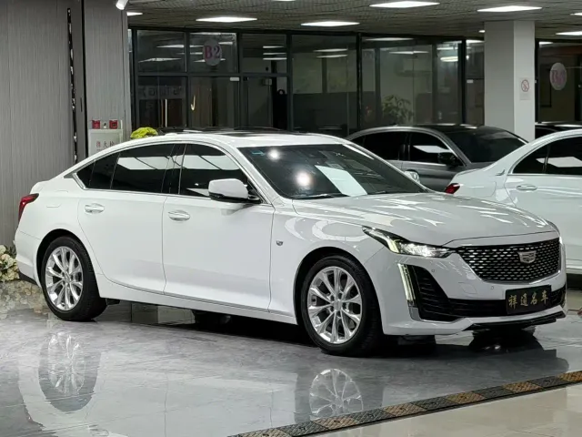 Cadillac CT5 — Фото автомобиля 3
