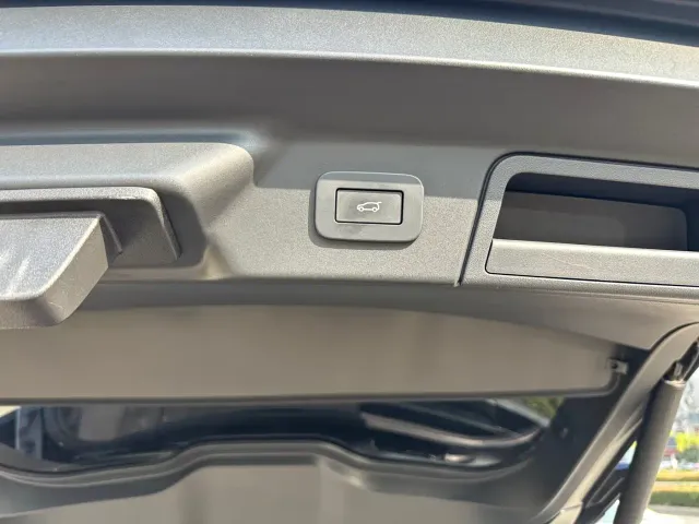 Land Rover Range Rover Velar — Фото автомобиля 24