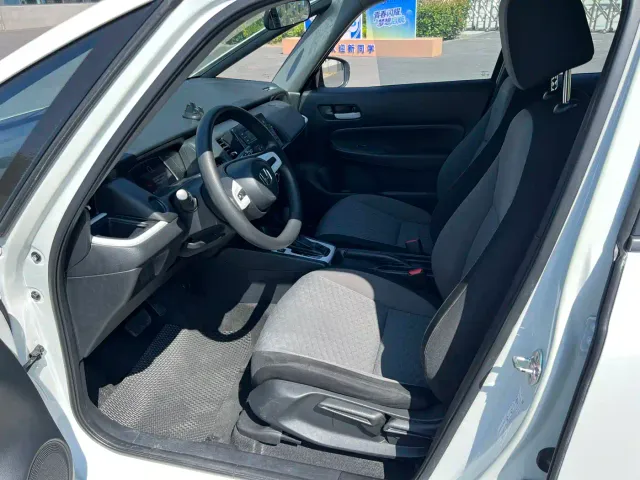 Honda Fit — Фото автомобиля 10
