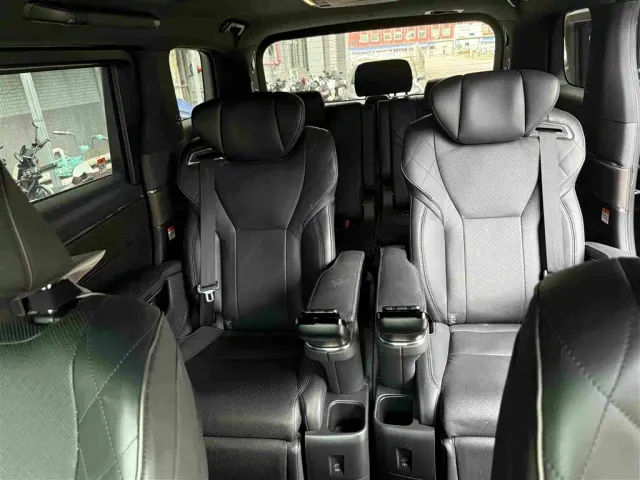Toyota Alphard — Фото автомобиля 9