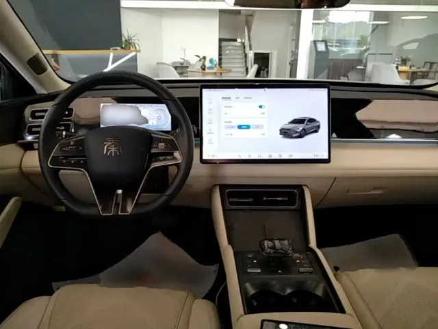 BYD Qin L — Фото автомобиля 9