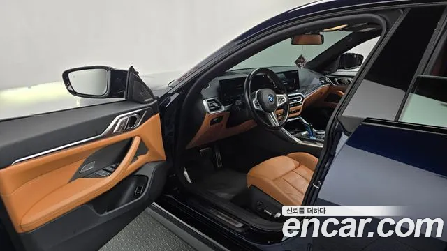 BMW i4 — Фото автомобиля 15