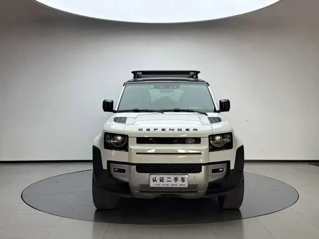 Land Rover Defender — Фото автомобиля 2