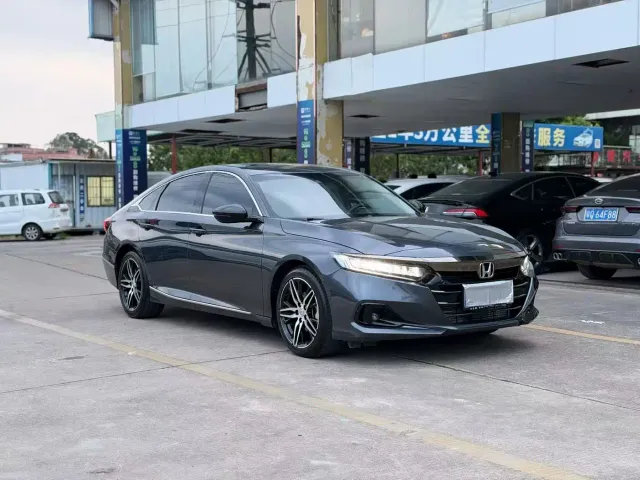 Honda Accord — Фото автомобиля 3