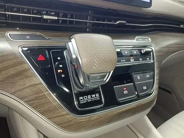 Roewe iMAX8 — Фото автомобиля 13