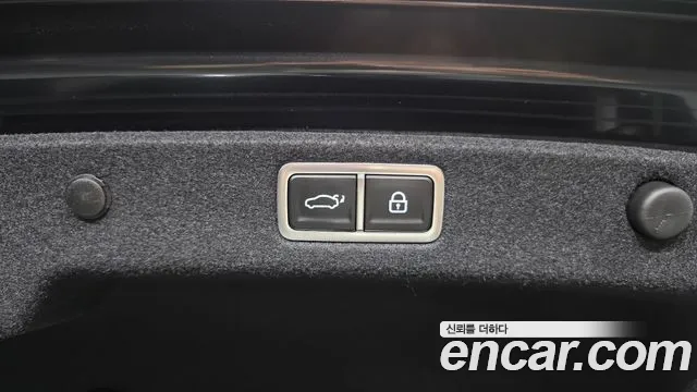 Hyundai Grandeur Grandeur (GN7) 2.5 Бензин 2WD — Фото автомобиля 30