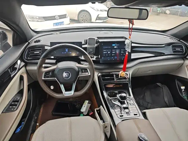 BYD Qin PLUS — Фото автомобиля 9