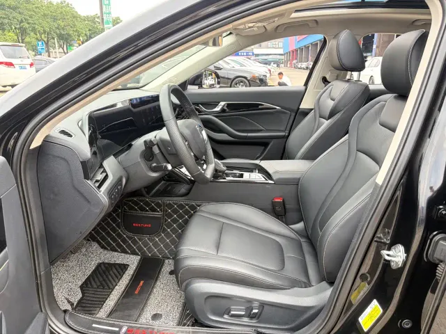 Bestune B70 — Фото автомобиля 15