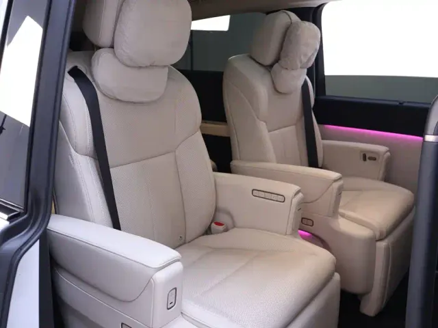 Li Auto MEGA — Фото автомобиля 21