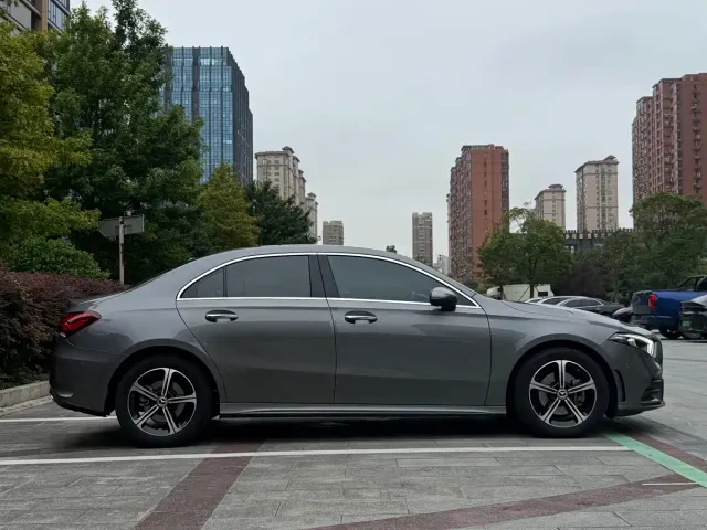 Mercedes-Benz A-Class — Фото автомобиля 12