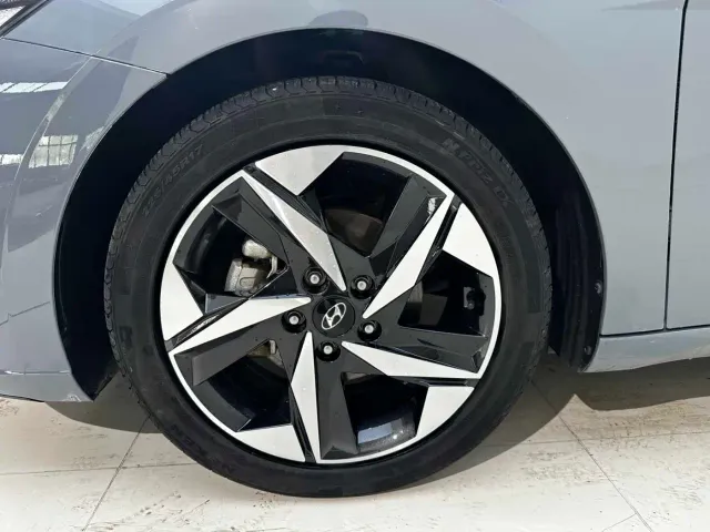 Hyundai Elantra — Фото автомобиля 22