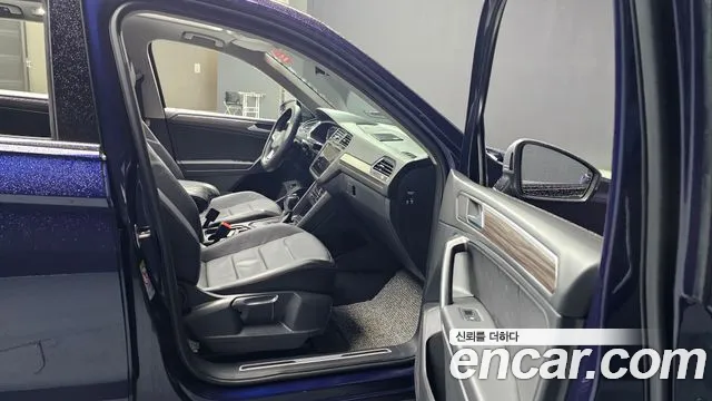 Volkswagen Tiguan — Фото автомобиля 12