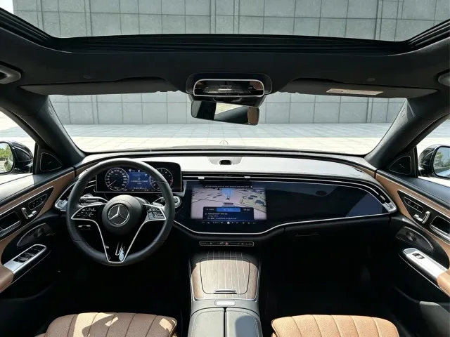Mercedes-Benz E-Class — Фото автомобиля 8