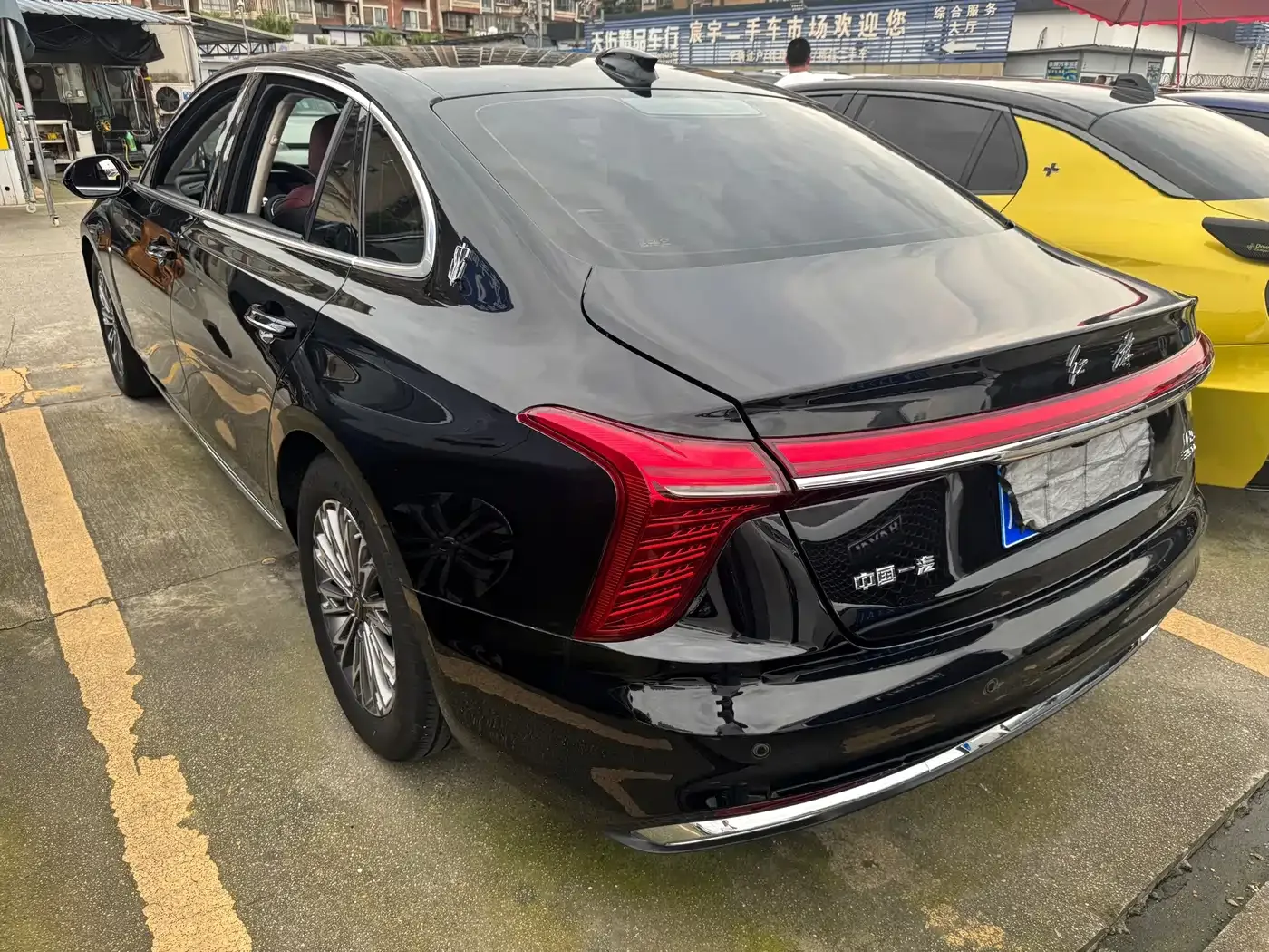 Hongqi Hongqi H5 2023 1.5T DCT Smart Connect Joy Edition — Фото автомобиля 12