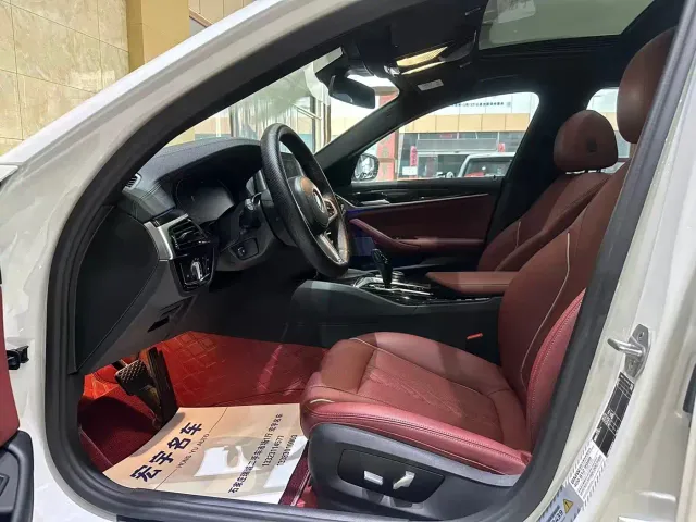 BMW 5 Series — Фото автомобиля 5