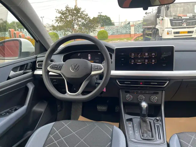 Volkswagen Lavida — Фото автомобиля 18