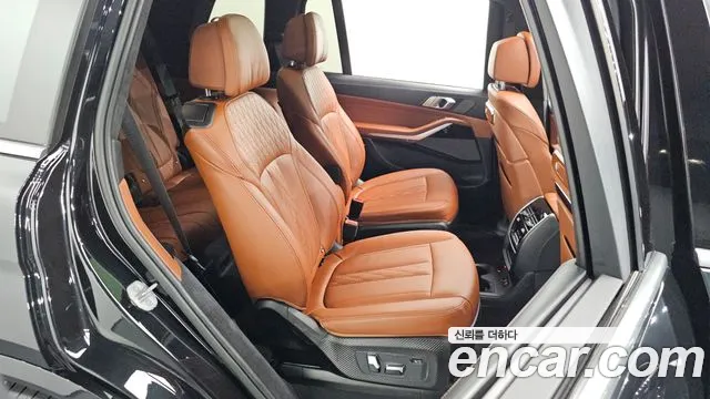 BMW X7 — Фото автомобиля 8