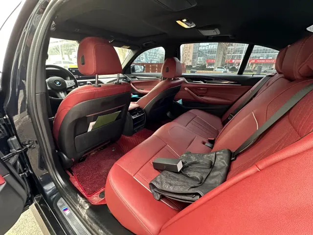 BMW 5 Series — Фото автомобиля 9
