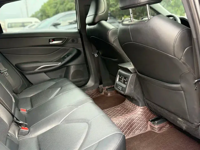 Toyota Avalon — Фото автомобиля 25