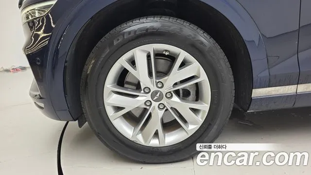 Genesis GV70 2.5T Бензин AWD — Фото автомобиля 5
