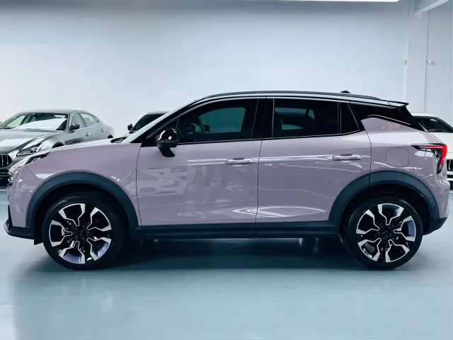 Lynk & Co 06 — Фото автомобиля 12