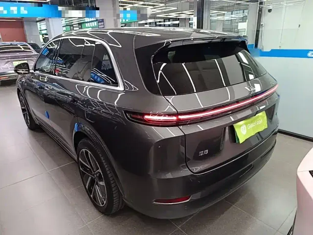Li Auto L7 — Фото автомобиля 4
