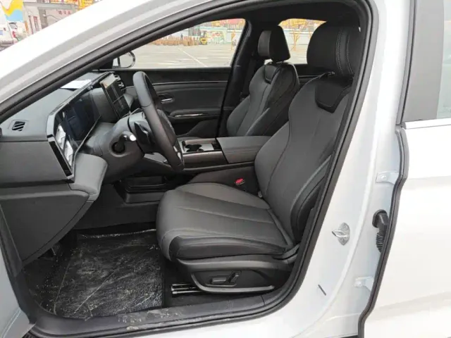 BYD Qin L — Фото автомобиля 6