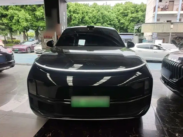 Li Auto L9 — Фото автомобиля 2