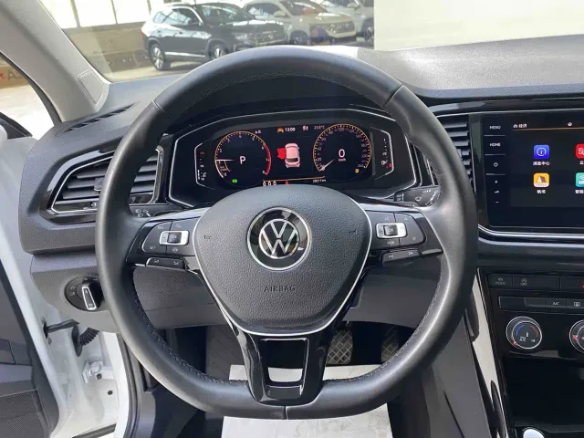 Volkswagen T-Roc — Фото автомобиля 8