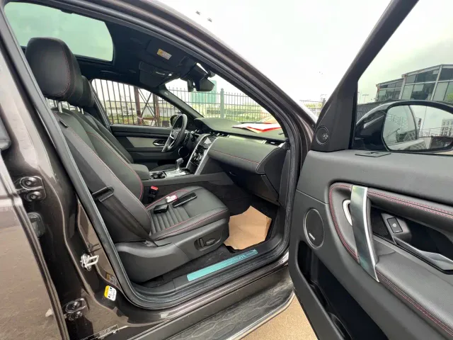 Land Rover Discovery Sport — Фото автомобиля 13