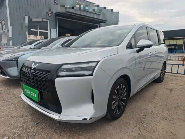 Фотография автомобиля — Wuling Starlight 730
