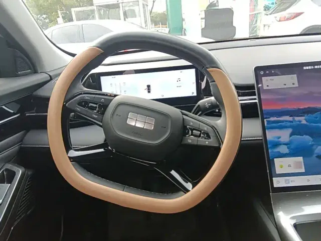 Geely Galaxy L6 — Фото автомобиля 10