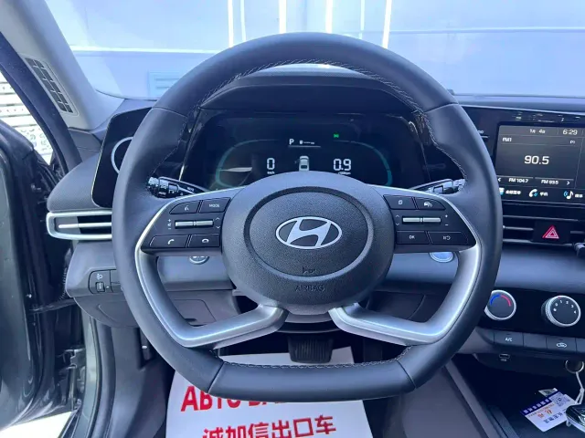 Hyundai Elantra — Фото автомобиля 9