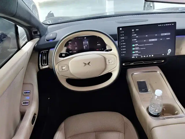 Xpeng P7+ — Фото автомобиля 10