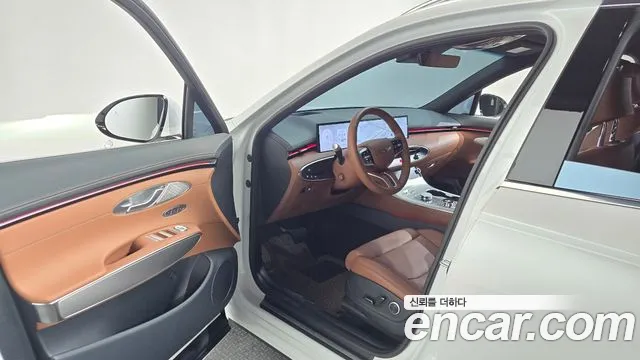 Genesis GV70 — Фото автомобиля 15