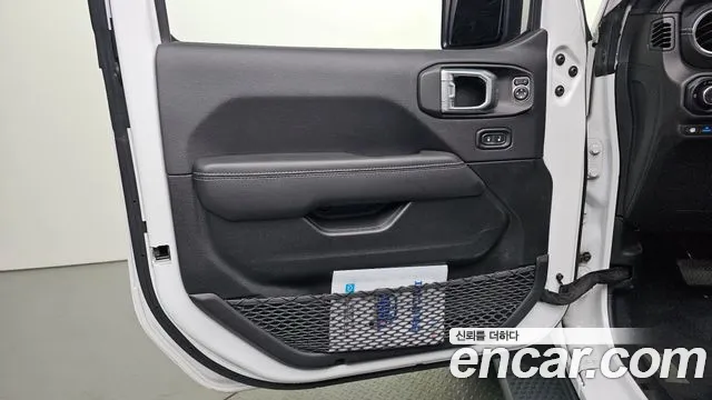 Jeep Wrangler Wrangler (JL) — Фото автомобиля 21