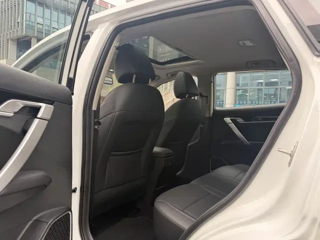 Geely Binyue — Фото автомобиля 3