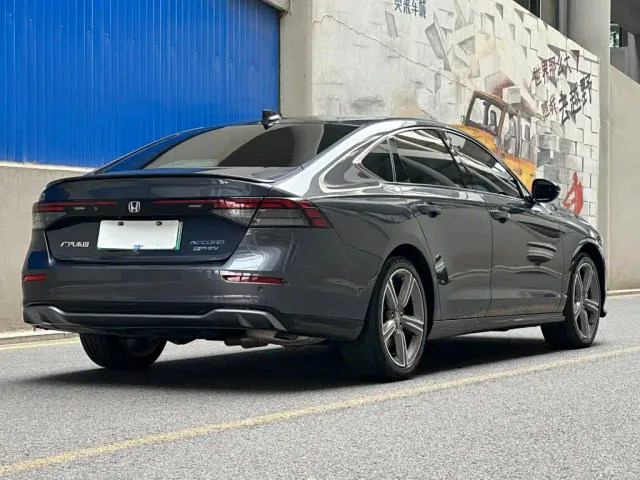 Honda Accord — Фото автомобиля 5