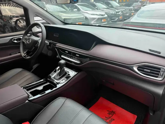 GAC Trumpchi M6 — Фото автомобиля 16