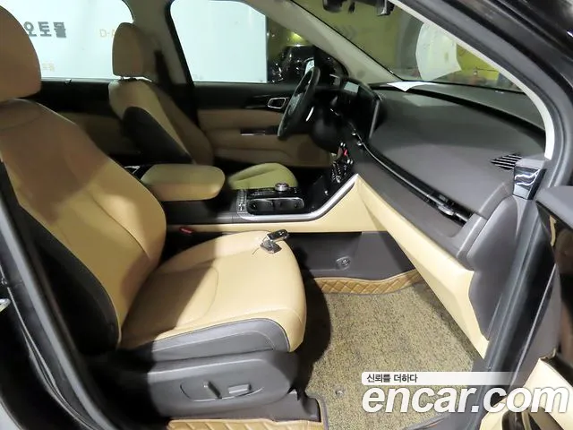 Kia Carnival Generation 4 — Фото автомобиля 8
