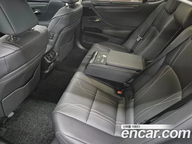 Lexus ES 7th Gen — Фото автомобиля 15