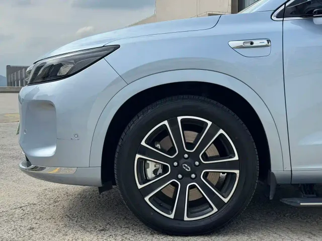 Aito M7 — Фото автомобиля 5