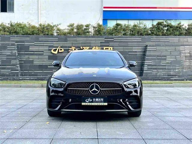 Mercedes-Benz E-Class — Фото автомобиля 2
