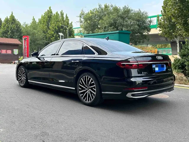 Audi A8 — Фото автомобиля 6