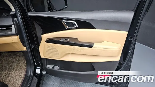Kia Canival — Фото автомобиля 24