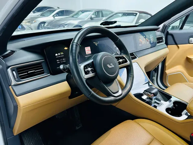 Li Auto ONE — Фото автомобиля 5