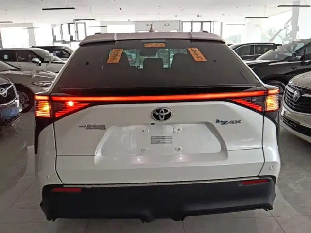 Toyota FAW Toyota bZ4X — Фото автомобиля 5