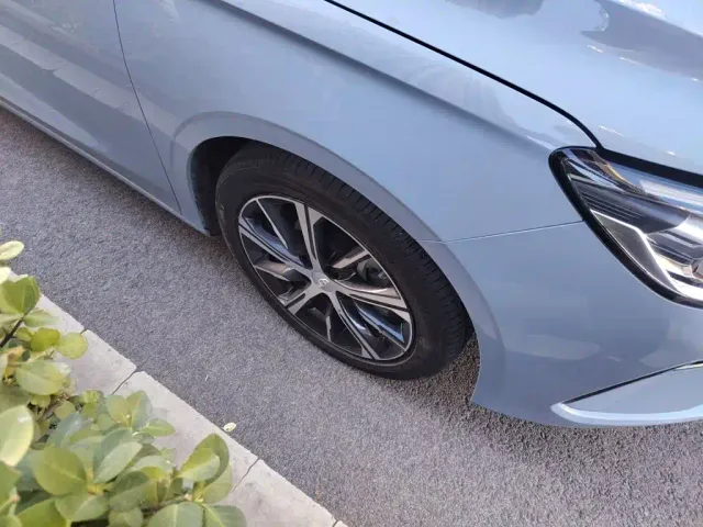 Geely Emgrand — Фото автомобиля 24